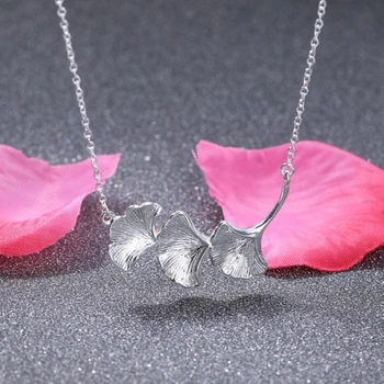 

Fresh Ginkgo Leaf Creative Korea Gift 925 Sterling Silver Clavicle Chain Temperament Trendy Female Necklace SNE163