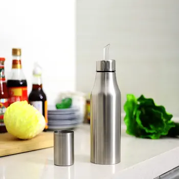 

Free Shipping 500ml Stainless Steel Leak-proof Drops of Edible Oil Pot Sauce Vinegar and Oil Bottle, Oil can(300)