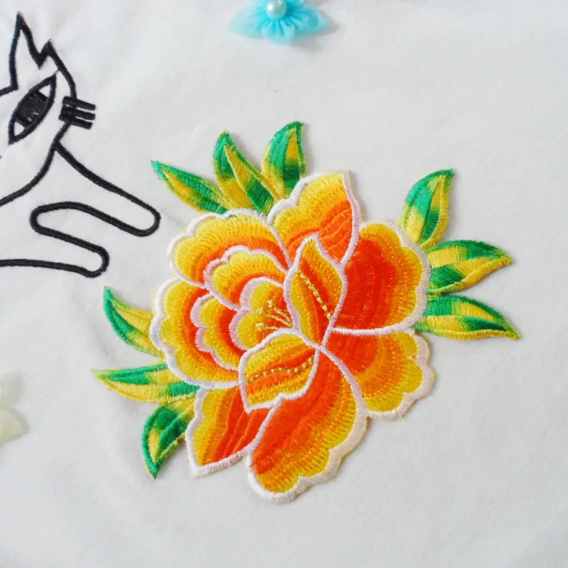 

Vintage Embroidered Flower Patches Apparel Sewing Appliqued Badge Parches Iron on Biker Patch for Clothes Ethnic Peony