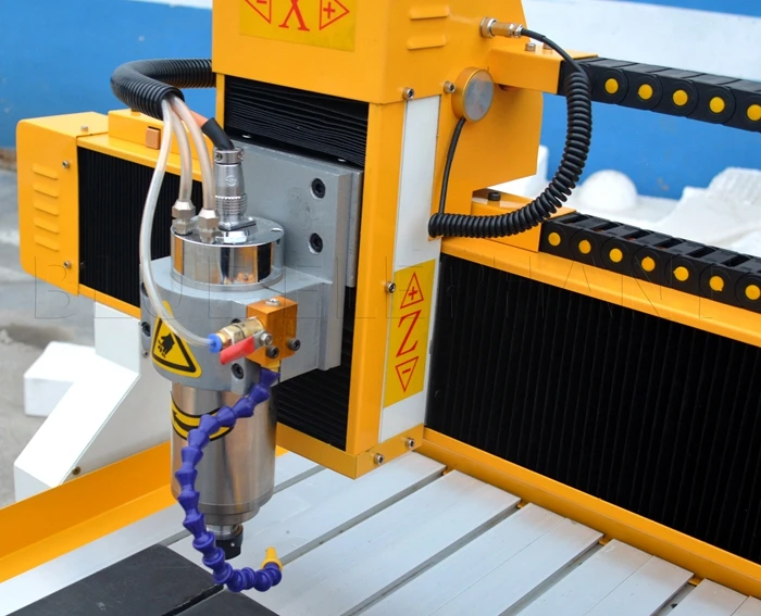 6090 water cooling spindle with mist cooling sprayer of 6090 mini cnc router