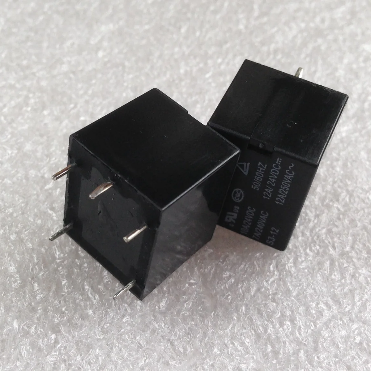 5vdc, 3a/250vac spdt. реле 1м. 500. реле 1м. V23234-a0004-x053 реле дворников.