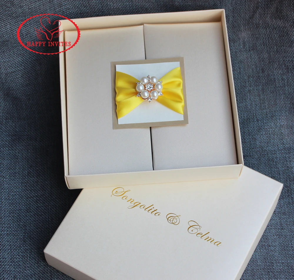 HI2020 - 03 Luxury Silk Invitation Box with Gold Foiling
