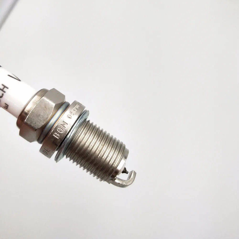 4PCS/LOT Good Quality 06H905611 spark plugs For Audi A3 A4 A5 VW Eos