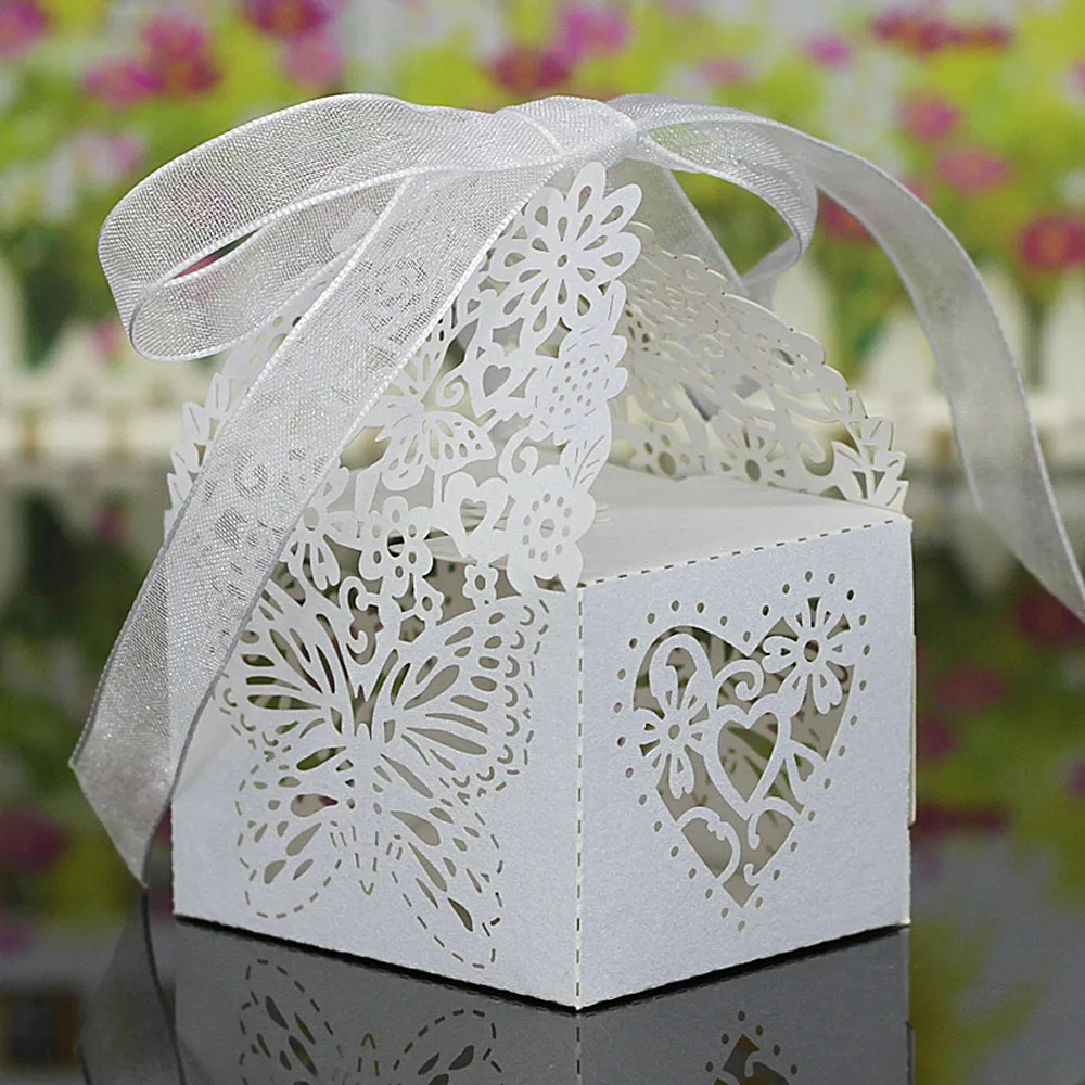 

20pcs Laser Cut Wedding Candy Box Butterfly Heart Carved Pattern Wedding Gift Box Iridescent Paper Hollow Out Wedding Box Favor