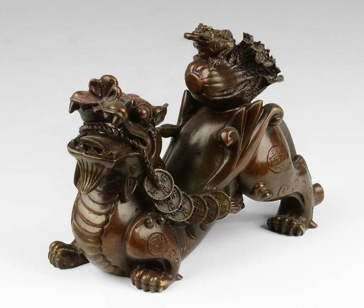 

Chinese Brass Copper Fengshui Auspicious Brave troops Golden Toad Cabbage Statue