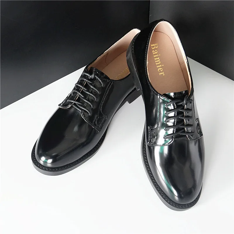 Фирменные туфли-оксфорды в стиле знаменитостей; Женская обувь в стиле Дерби на низком каблуке со шнуровкой; Женская универсальная обувь с перфорацией типа «броги»; женская кожаная обувь черного цвета