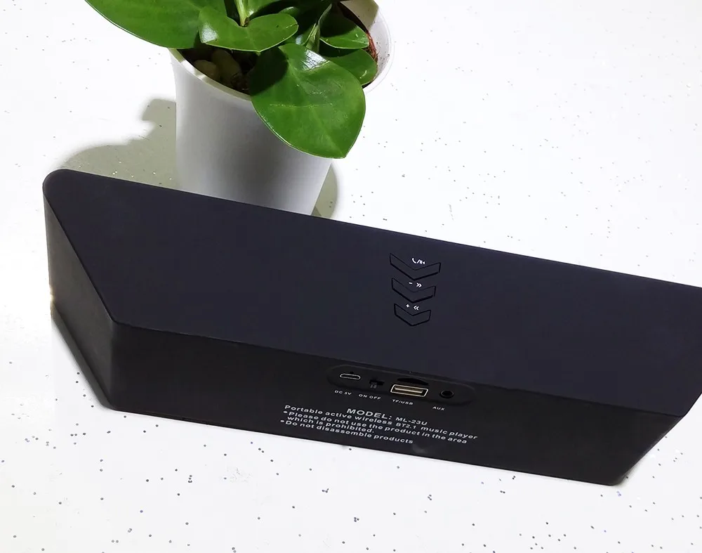 Speakers for the Computer Soundbar 10W Portable Wireless Bluetooth 4.0 Loudspeakers Bluetooth Column with Radio For Phone (1)
