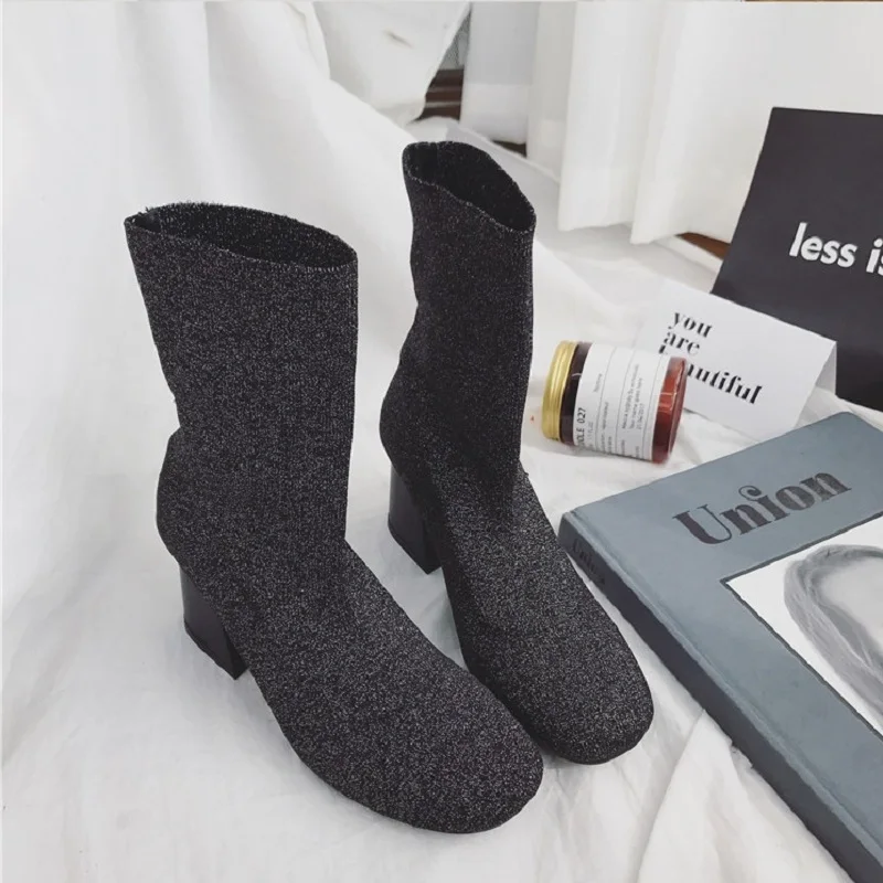 

2019 autumn and winter Martin boots thick with square head in the middle tube female ankle boots gray 0216