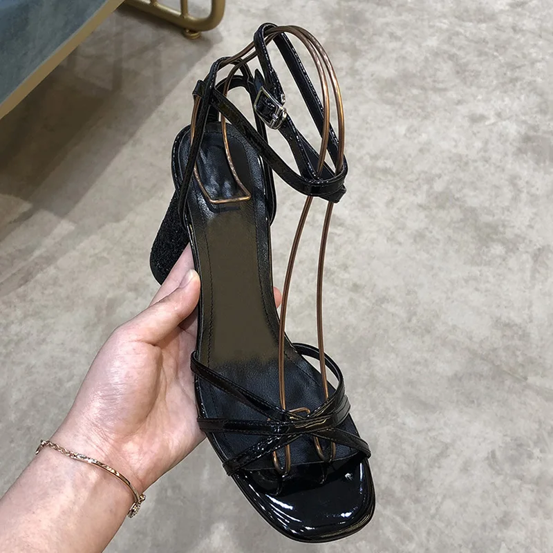 

Carole Levy 2019 New Fashion Woman Summer Shoes Top Quality Black Ankle Strap-on Sandals Elegant Square-headed Thick-heeled