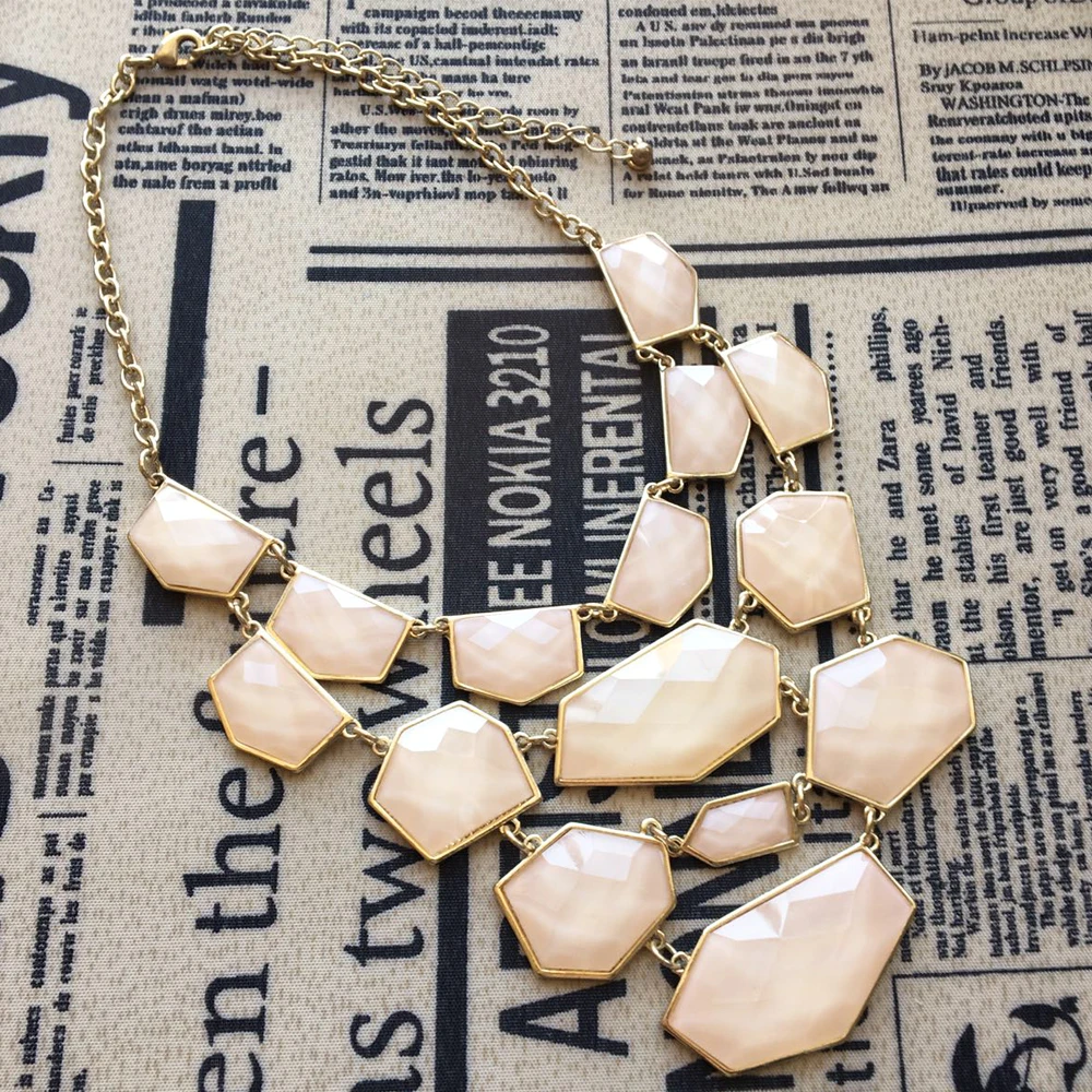 

TrinketSea Pink Stacking Short Statement Necklaces for Women Geometric Block Epoxy Bib Choker Necklace 2018 Fashion Jewelry Gift