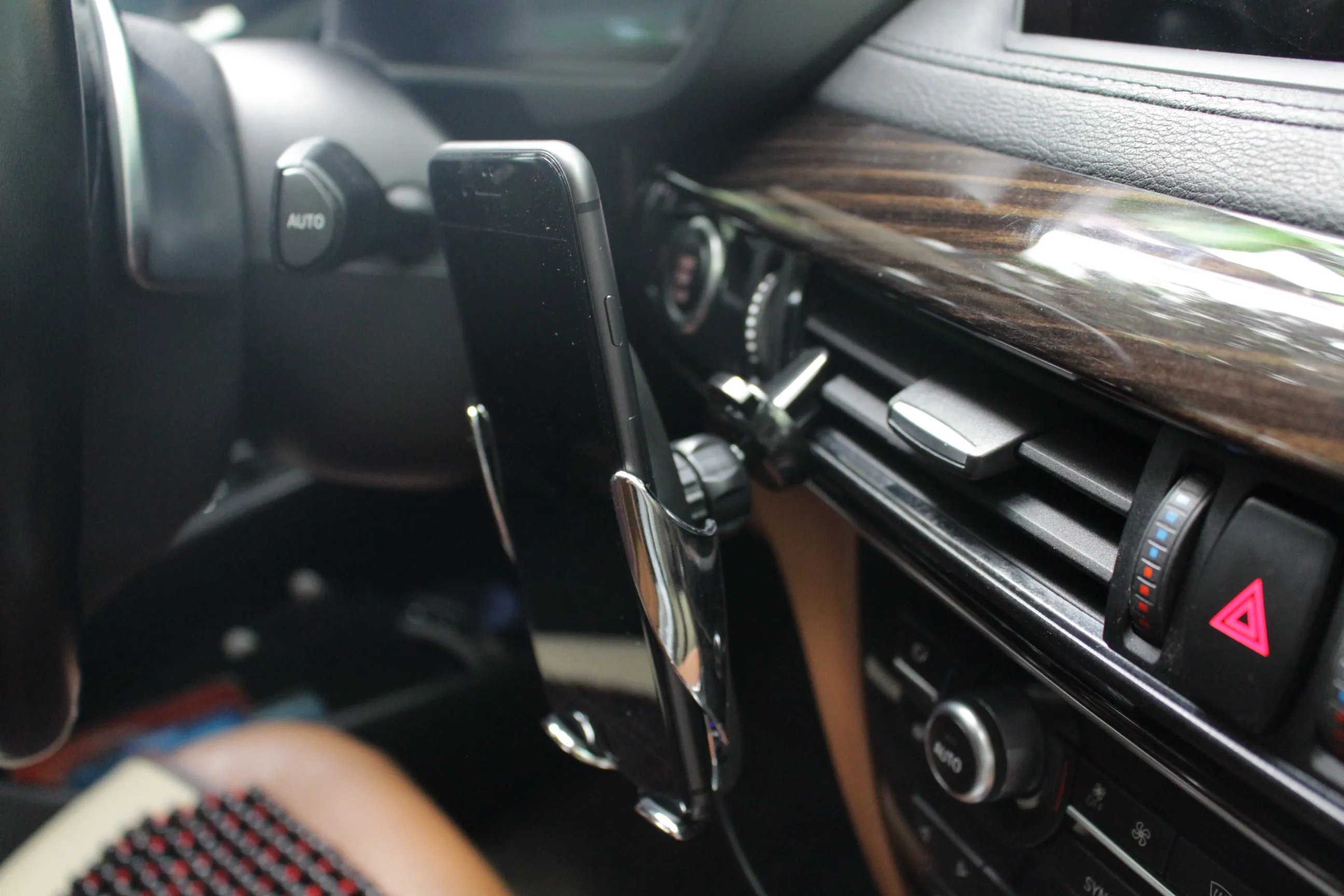 Вращающееся на 360 градусов умное автоматическое зажимное автомобильное