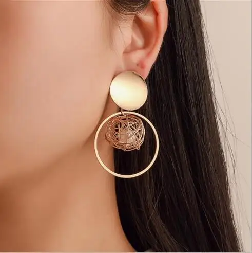 

e 1298 Korean version of the creative hollow gold wire ball earrings metal circle earrings net red tide ear jewelry factory dire