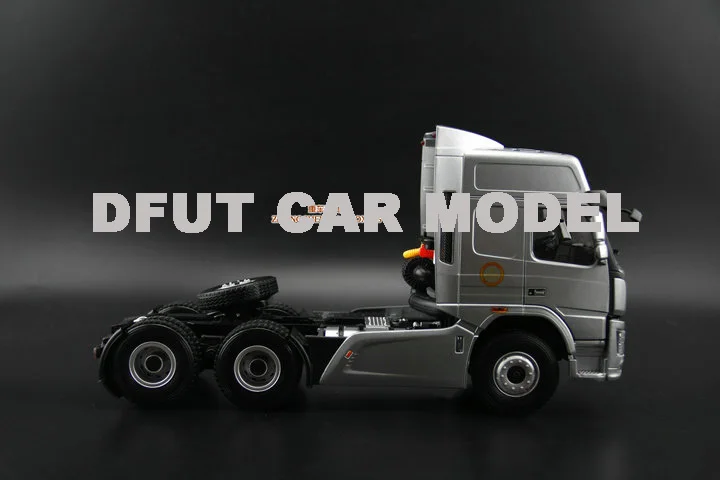 Scale 1:24 Diecast Car Model Of N8V Truck Type For Kids Children Gift And For Collection Free Shipping