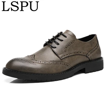 

Pointed Toe Bullock Carved Men Leather Shoes Lace Up Breathable Business Casual Dress Shoes Fashion Men Brogue Shoes Size 38-47