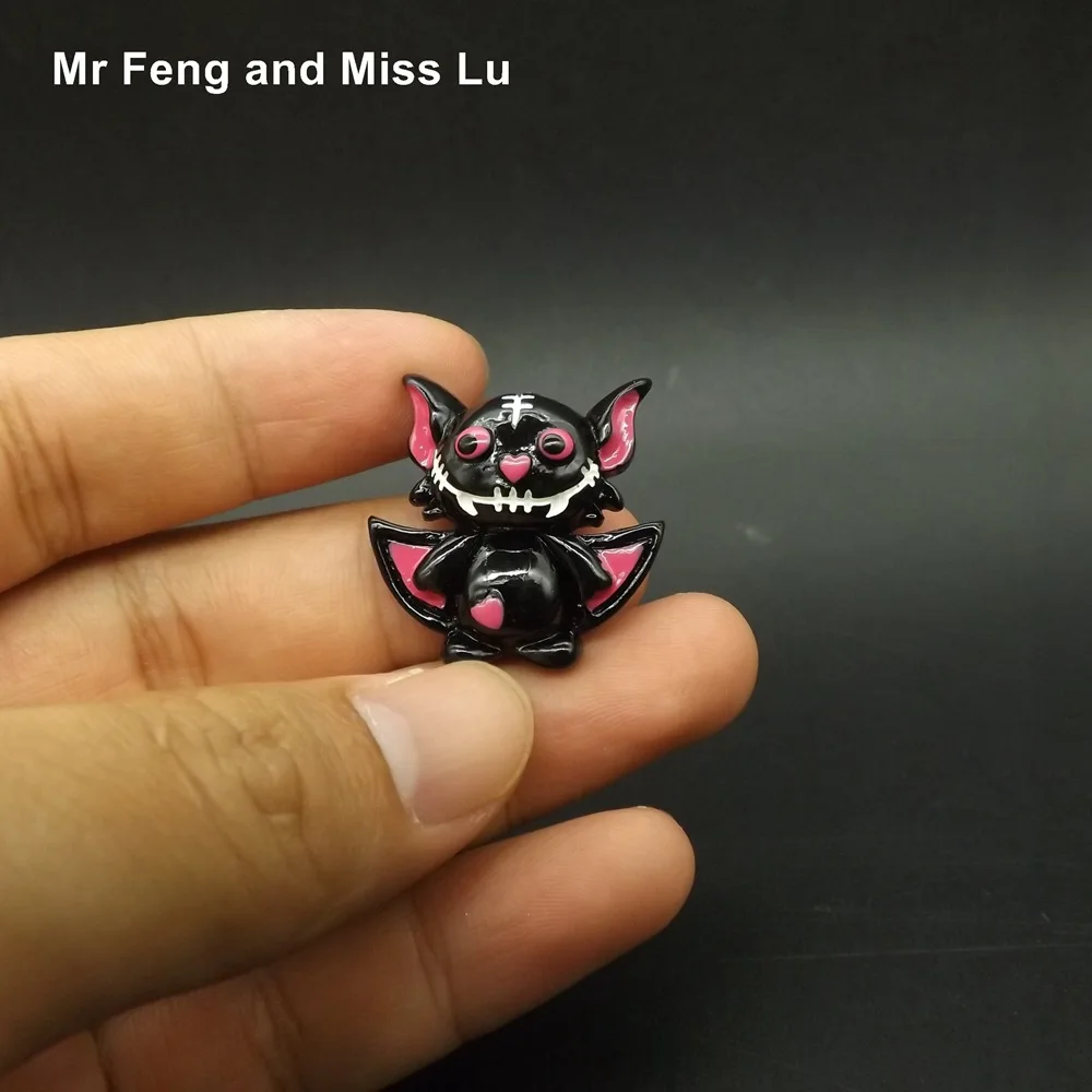 

Planar Resin Model Hallowmas Ghost Bat Halloween Fake Miniature Toy