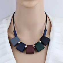 Fashion Women Necklace Statement Necklaces & Pendants Geometric Colorful Wood Beads Choker Necklace for Women Party Jewelry Gift 1pcs fashion rainbow color cute beads geometric necklace pendent for women gift party decoration