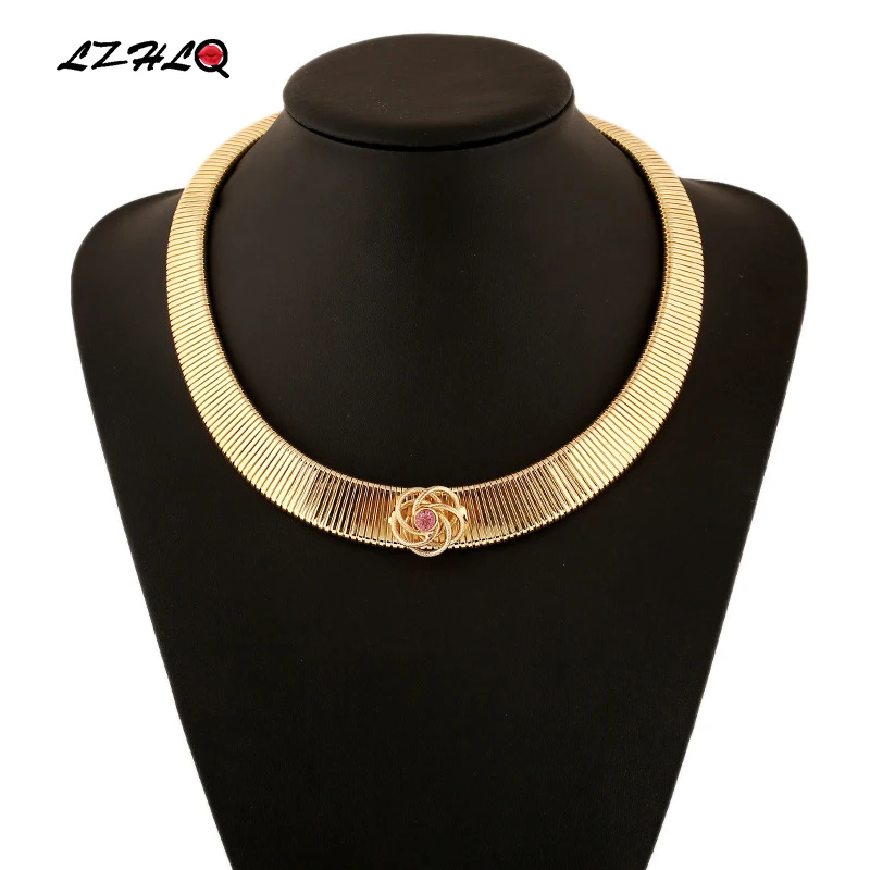 

LZHLQ Simple Circle Small Flower Decoration Collar Choker Statement Necklace Women 4 Colors Trendy Zinc Alloy Collares Collier