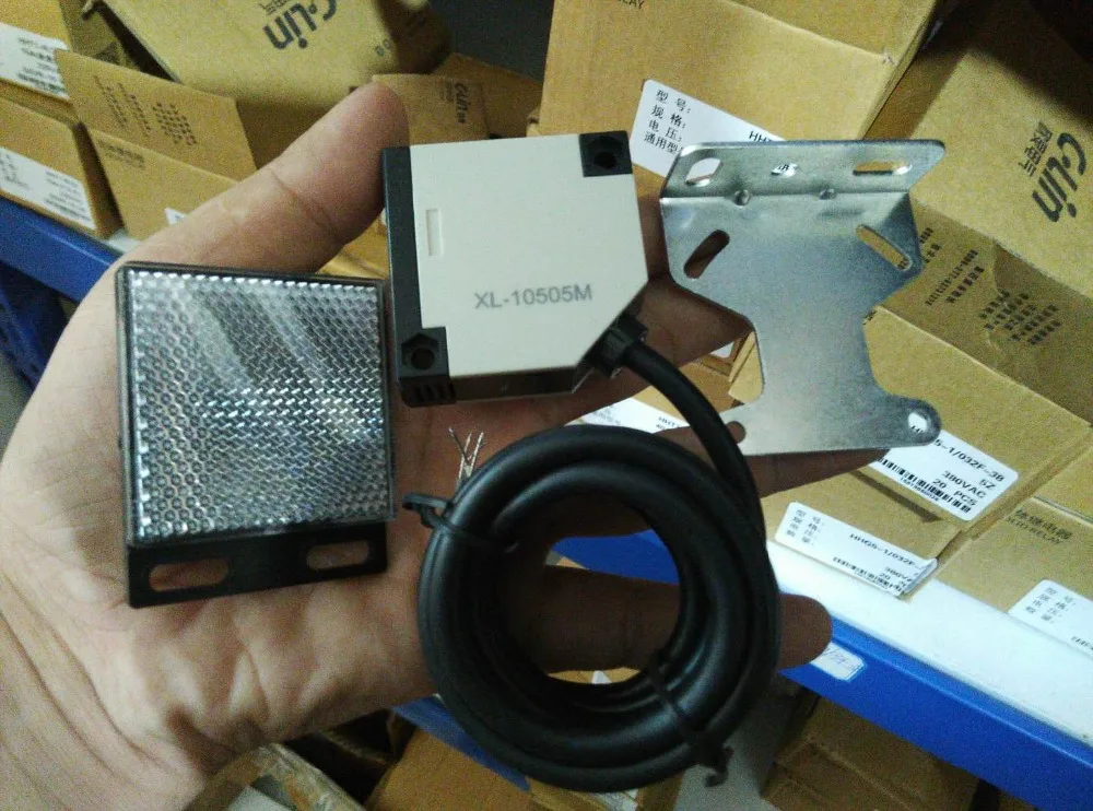 

Brand new original authentic C-Lin E3JK-R4D Feedback Reflective Photoelectric Switch DC Power Relay Output Type
