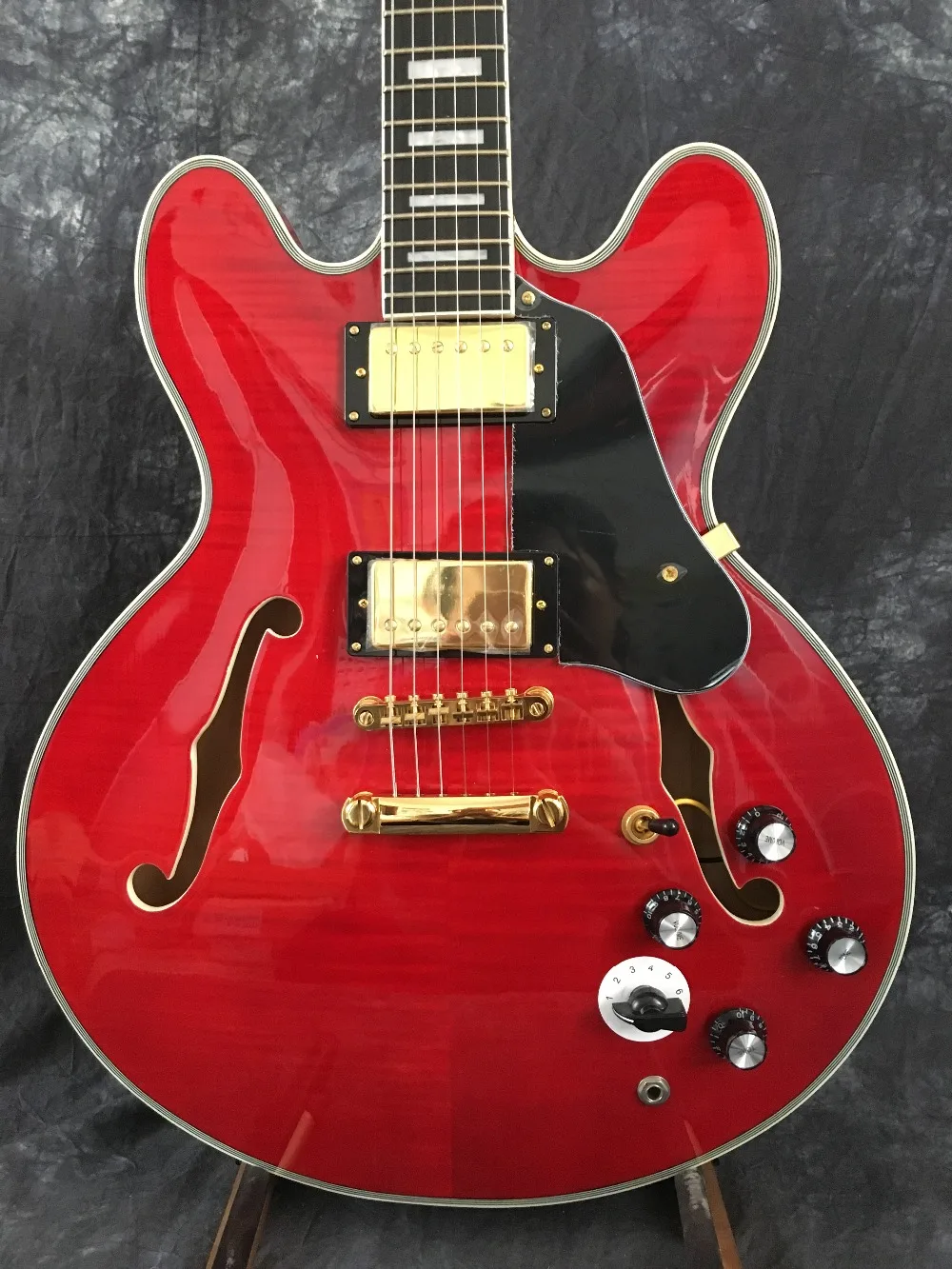 

2018 Semi hollow Body Jazz Electric Guitar,Archtop Guitar Transparent Red Color,Flamed Maple Top,High quality Guitarra