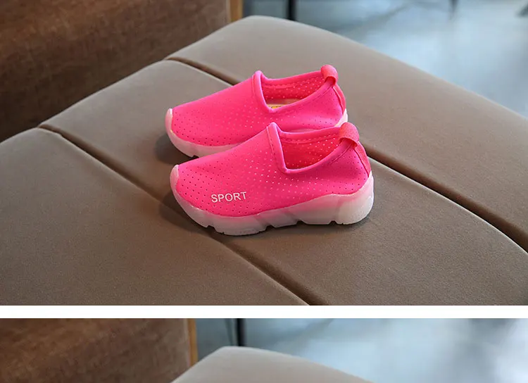 Glowing-sneakers-1_03