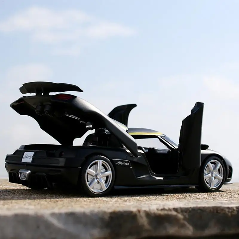 1:32 Koenigsegg модель гоночной машины из сплава игрушка звук автомобиля и световой