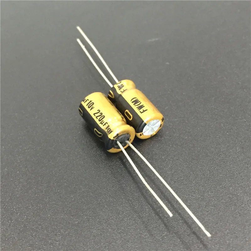 Конденсатор 220uf 10v