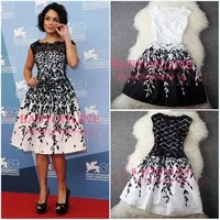 $ 39,99 - Celebrity Inspirado Vestidos com Renda colher Cap manga curta branco preto na altura do joelho para vestido de noite do tapete vermelho da festa