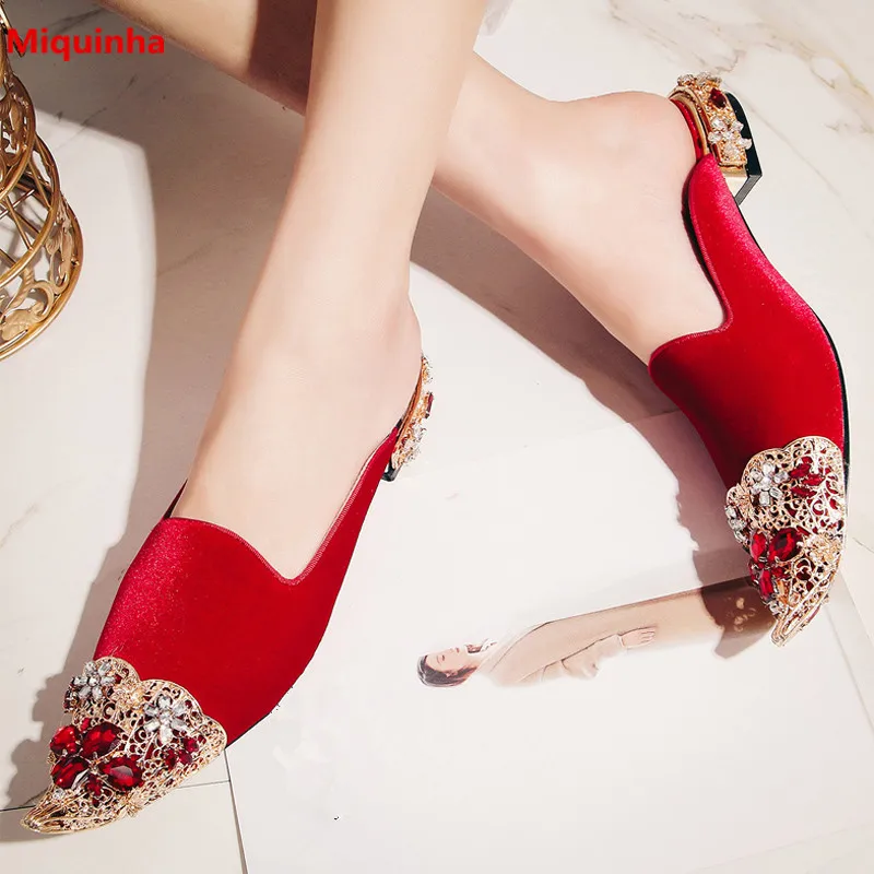 

Miquinha Luxurey Crystal Metal Decoration Pointed Toe Women Novelty Sandals Summer Slip On Red Color Women Casual Flock Shoes