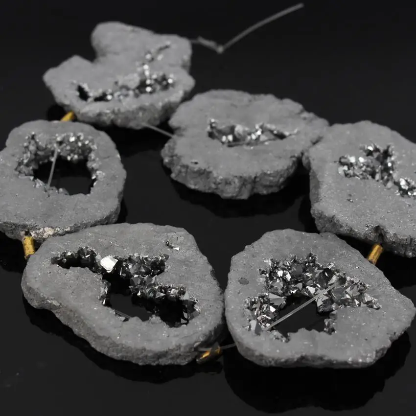 

Approx6PCS/Strand Titanium Silver Druzy Quartz Geode Freeform Slab Connector Pendant Beads,Raw Crystal Drusy Slice Beads