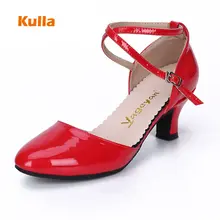 Женская обувь для латинских танцев, лакированная кожа, сальса, танго, танцевальная обувь для девочек, мягкая подошва, Бальные уличные туфли на каблуке 5,5 см