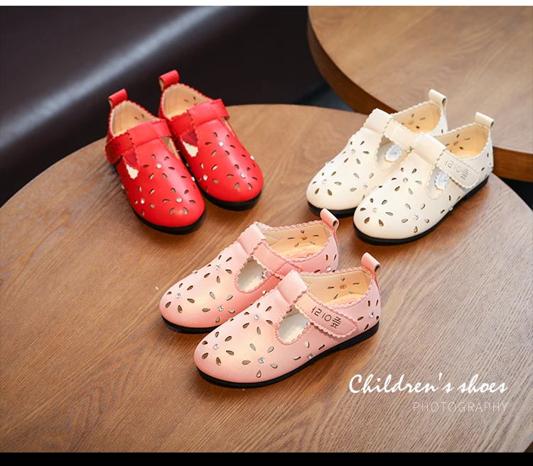 Новая обувь для девочек Детская летняя обувь детские сандалии для девочек 13-22 см принцесса вырезы стразы из искусственной кожи для девочек