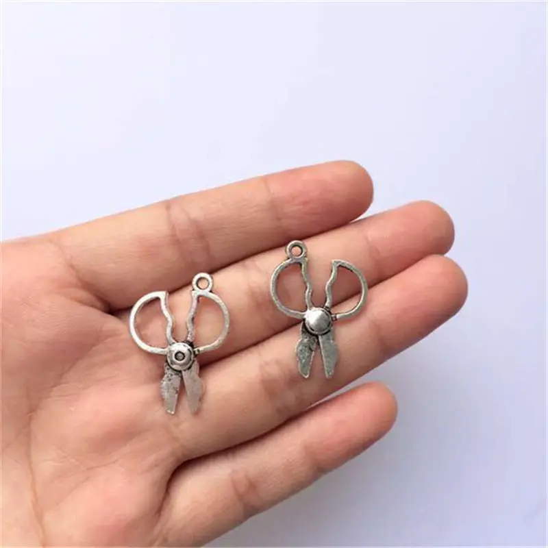 

Fashion Scissors Charms Antique Bronze Alloy Pendants Jewelry Necklace Making 24x26mm 30pcs T467 New
