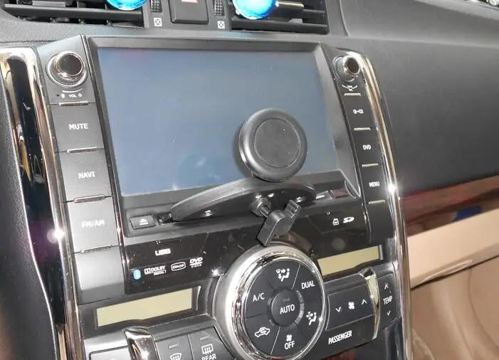 Universal Car Mount MagGrip CD Slot Magnetic Car Mount