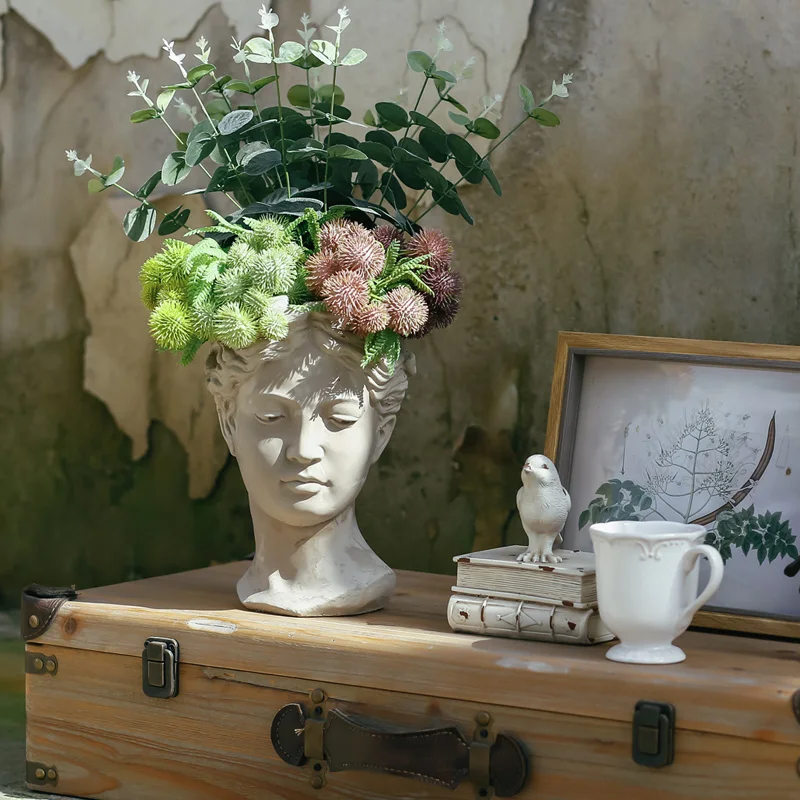 Интерьерные головы. Скульптура в интерьере. Головы животных на стену. Давид микеланджело панно. Голова оленя декор.