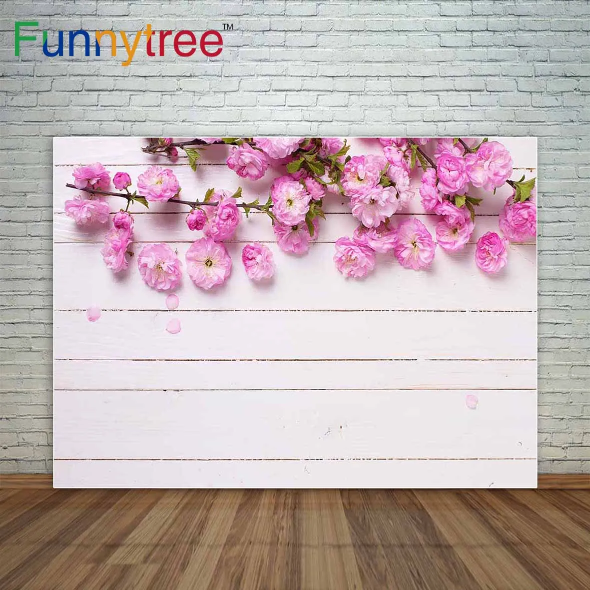 Funnytree яркие розовые цветы на белой окрашенной деревянной доске декоративные фоны