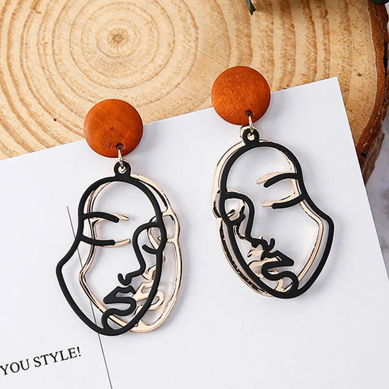 

Korean Fashion Vintage Wood Round Double Layer Abstract Human Face Drop Earrings for Women Party Jewelry Boucles D'oreilles