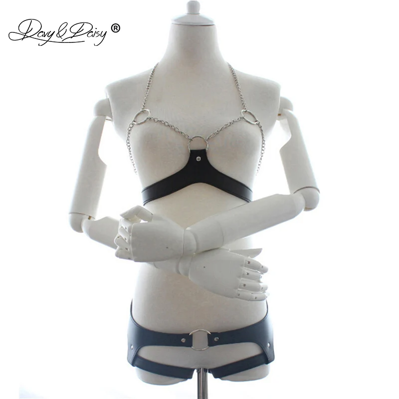 

DAVYDAISY Women Sexy Set Bra Chain PU Leather Open Bust Bralette Crop Top Open Crotch Panties Sexy Lingerie Erotic Apparel SE501