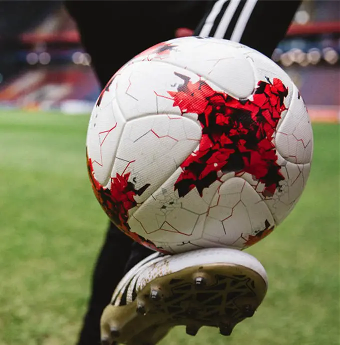 

[New] Europe 2018 Official Size 5 Football Ball PU Slip-resistant Seamless Match Training Soccer Ball Football Equipmen game