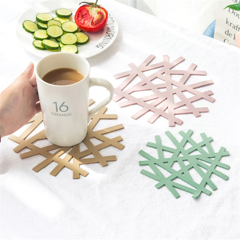 

Simple Hollow Out Cup Mat Irregular Coasters Anti-scalding Pad Placemats Non-slip Pan Dish Mats Water Tea Coffee Mug Holders
