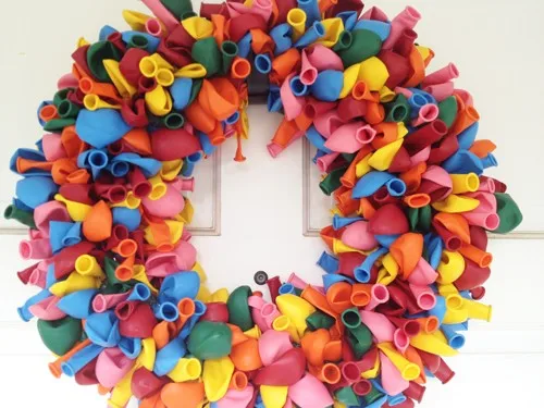 birthday-balloon-wreath-DIY