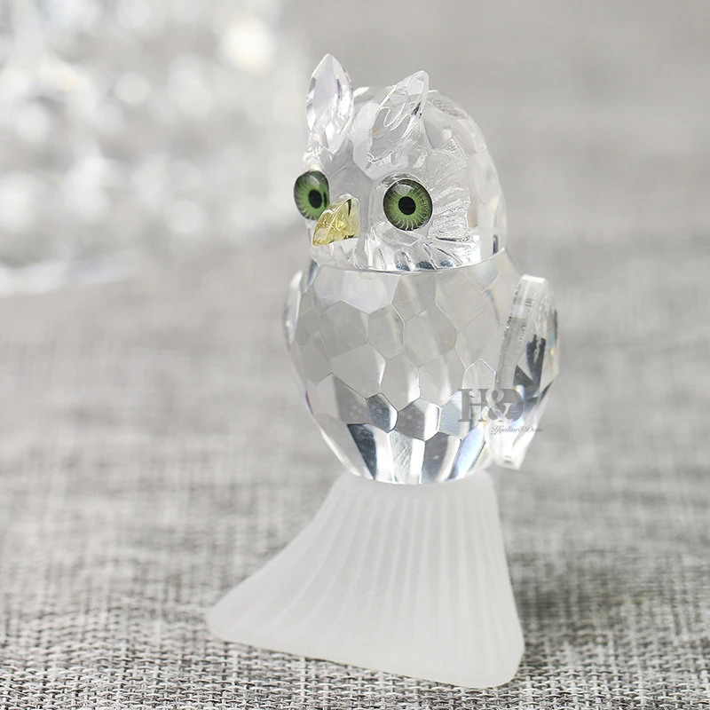 Хрустальная сова чгк. Хрустальная сова статуэтка. Сова хрусталь. Приз хрустальная сова. Фигурка хрустальной совы.