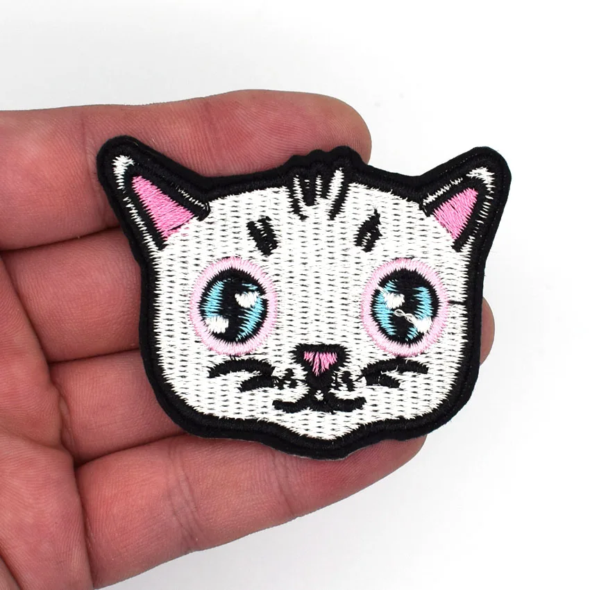 1Pcs White Cat Patch for Clothing Iron on Embroidered Sew Applique Cute