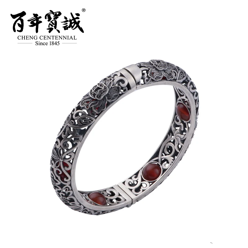 

Cheng Centennial --Jewelry-Inlaid sardonyx-Sterling silver-Silver bracelet-Chinese style-Hollow out-Ajusted freely-For female