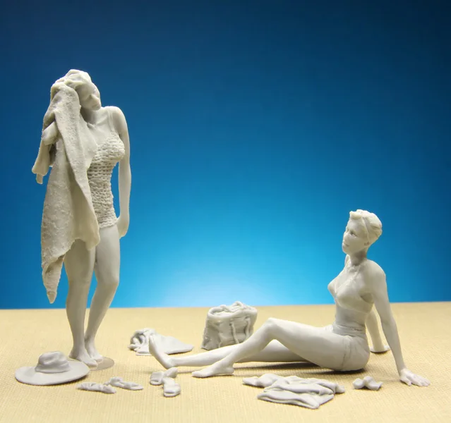 Фигурки из смолы модель 1/35 года для девочек две на пляже разобранные