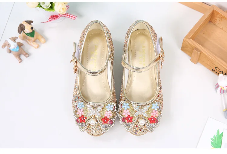 Детская обувь на высоком каблуке с блестками для девочек; коллекция года; модная брендовая обувь принцессы для девочек; Студенческая обувь со стразами и бантом для выступлений; цвет золотой