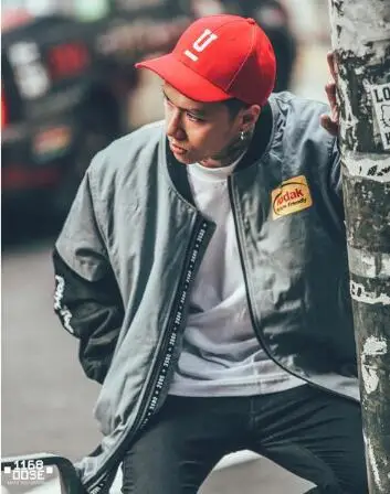 MA1-bomber-jacket-Harajuku-pilot-street-printing-Jackets-men-New-Women-Men-coat-brand-Clothing-outerwear.jpg_640x640 (1)