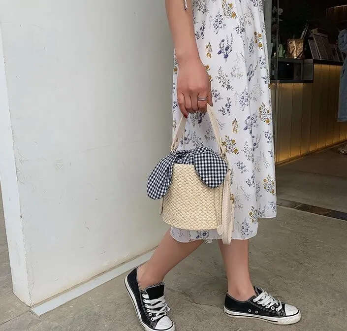 2019, в Корейском стиле; сезон лето; модные женские, с бантиком соломенная сумка в стиле ретро Винтаж пляжная сумка уличный Стиль плетеная