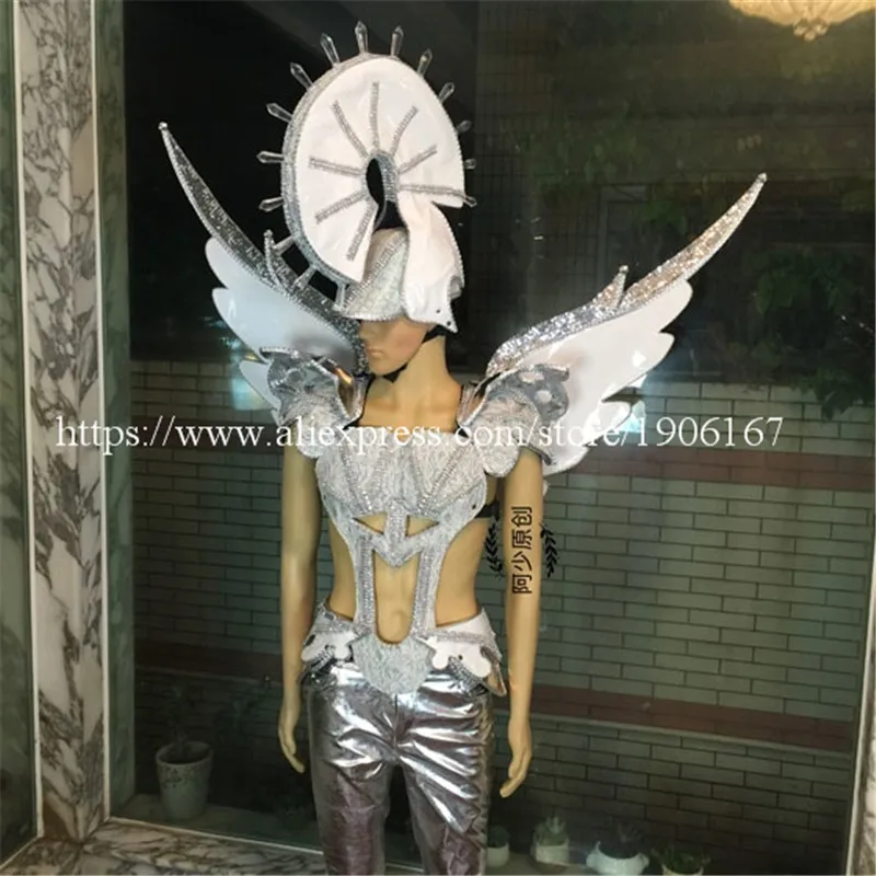 Рисунок 2 - Яркий светящийся белый рыцарь