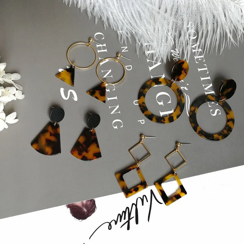 

Fashion Popular Round Heart Trapezoid Triangle Geometric Leopard Print Acrylic Stud Earrings for Women Ear Jewelry Gifts