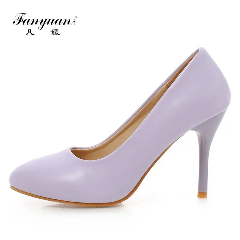 girls nude pumps